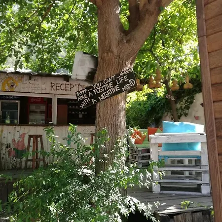 Yakamoz Pansiyon *